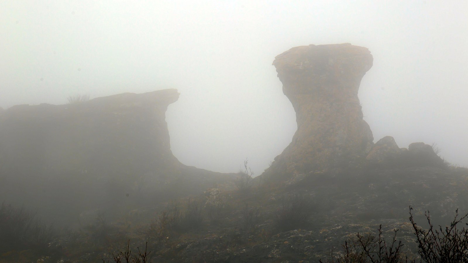 Formaciones rocosas calizas de Las Tuerces, en el Geoparque Las Loras de Palencia