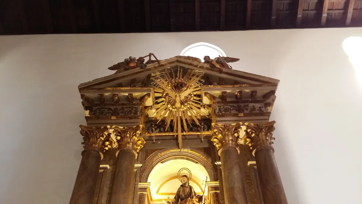Interior de la iglesia de San Mateo de Lucena, patrimonio cultural del municipio